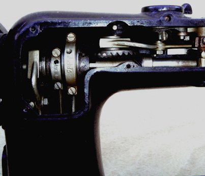 Machine Meister 1950, fonte et acier