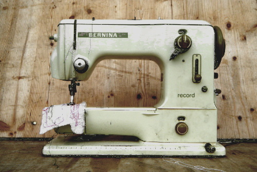 Machine � point zigzag Bernina 700, tout m�tal